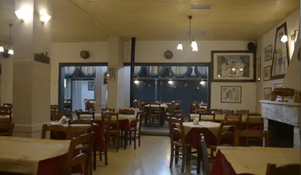 Τραπέζια εσωτερικού χώρου