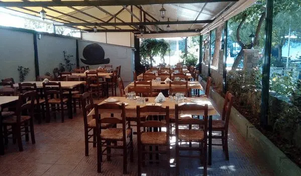 Ημιυπαίθριος χώρος νότια οπτική